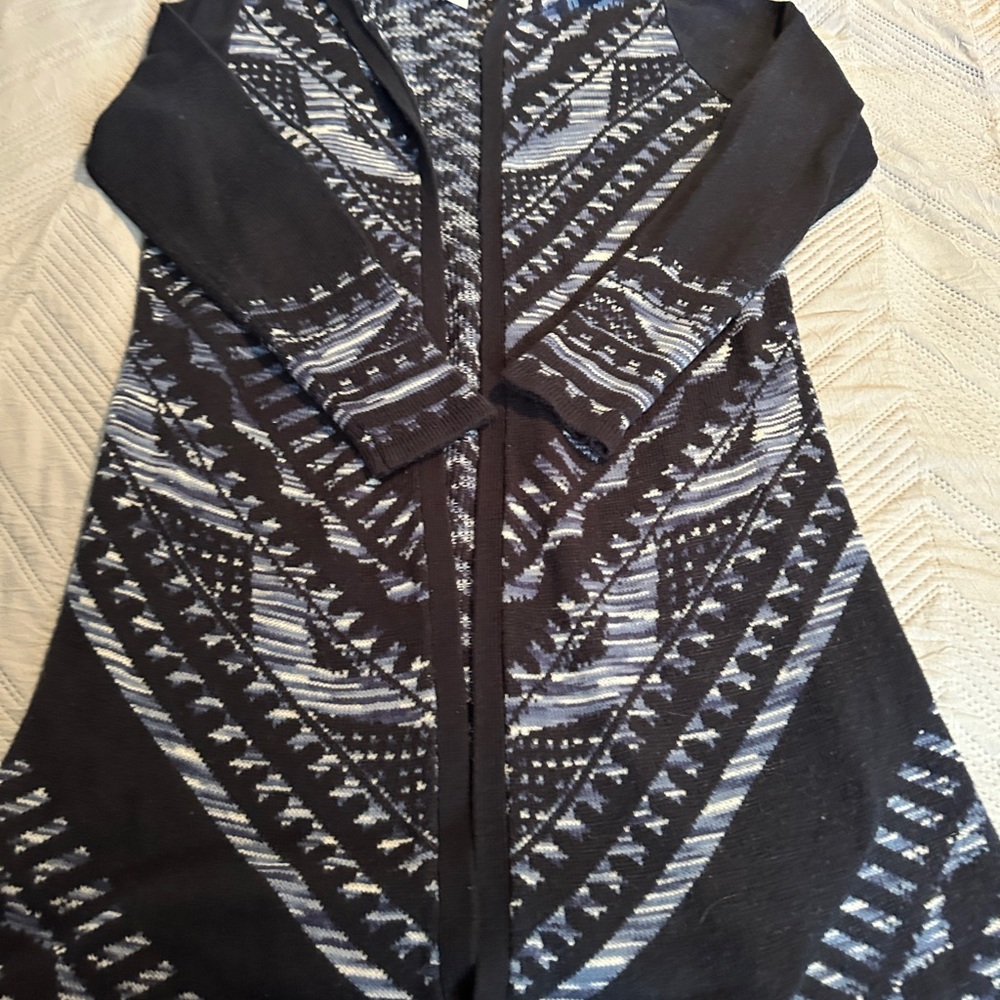 Fashion Avenue Blue and White Patterned Long Cardigan